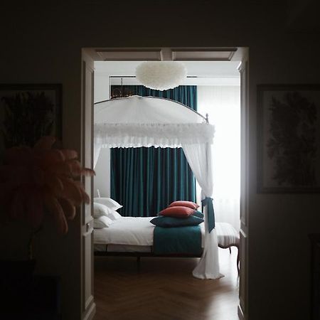 Mola Mola Apart Hotel Львов Экстерьер фото