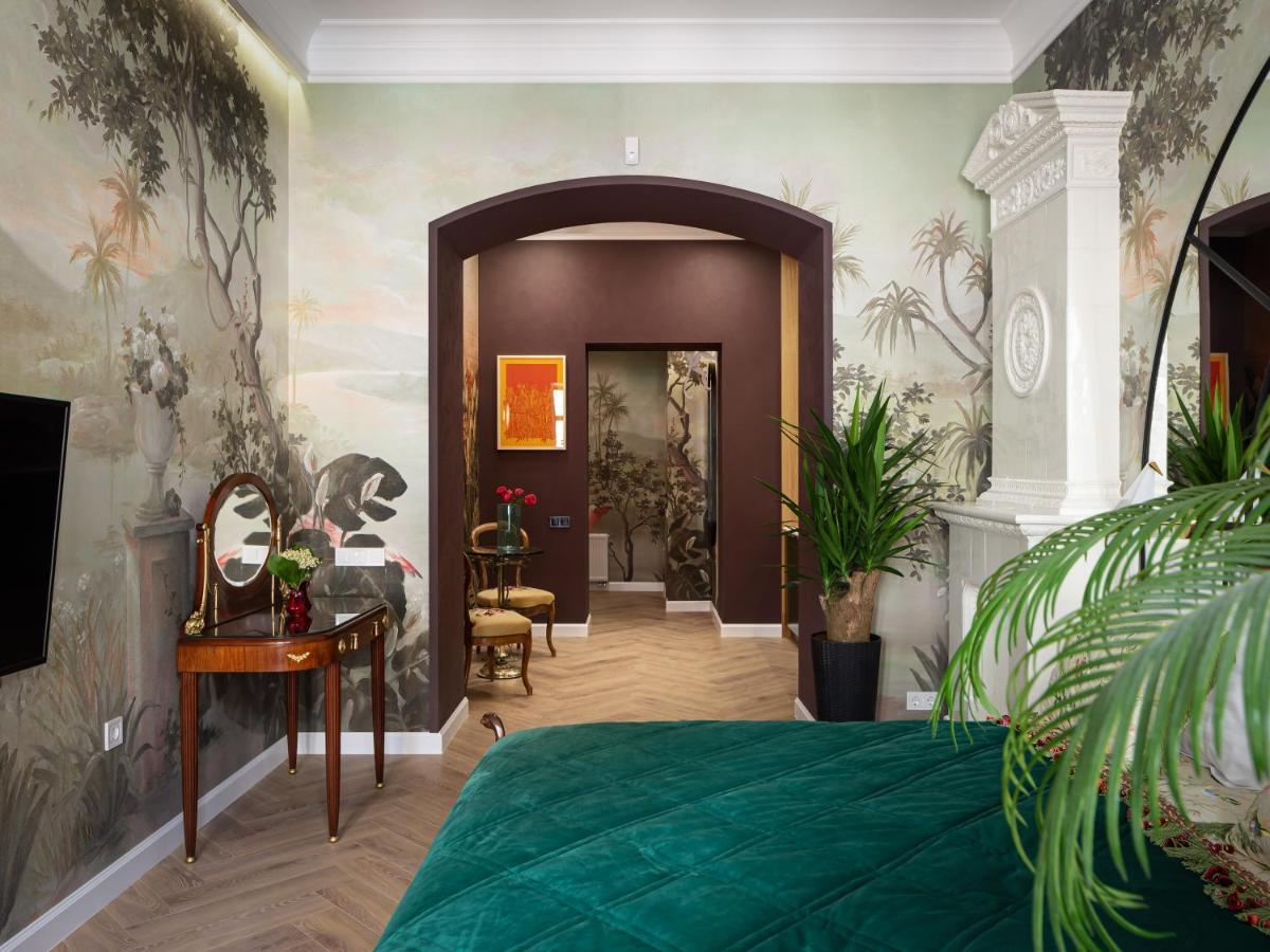 Mola Mola Apart Hotel Львов Экстерьер фото