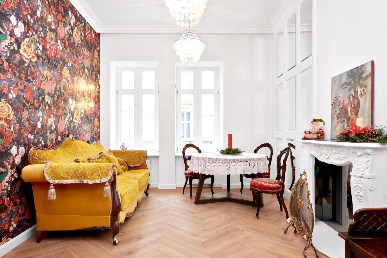 Mola Mola Apart Hotel Львов Экстерьер фото