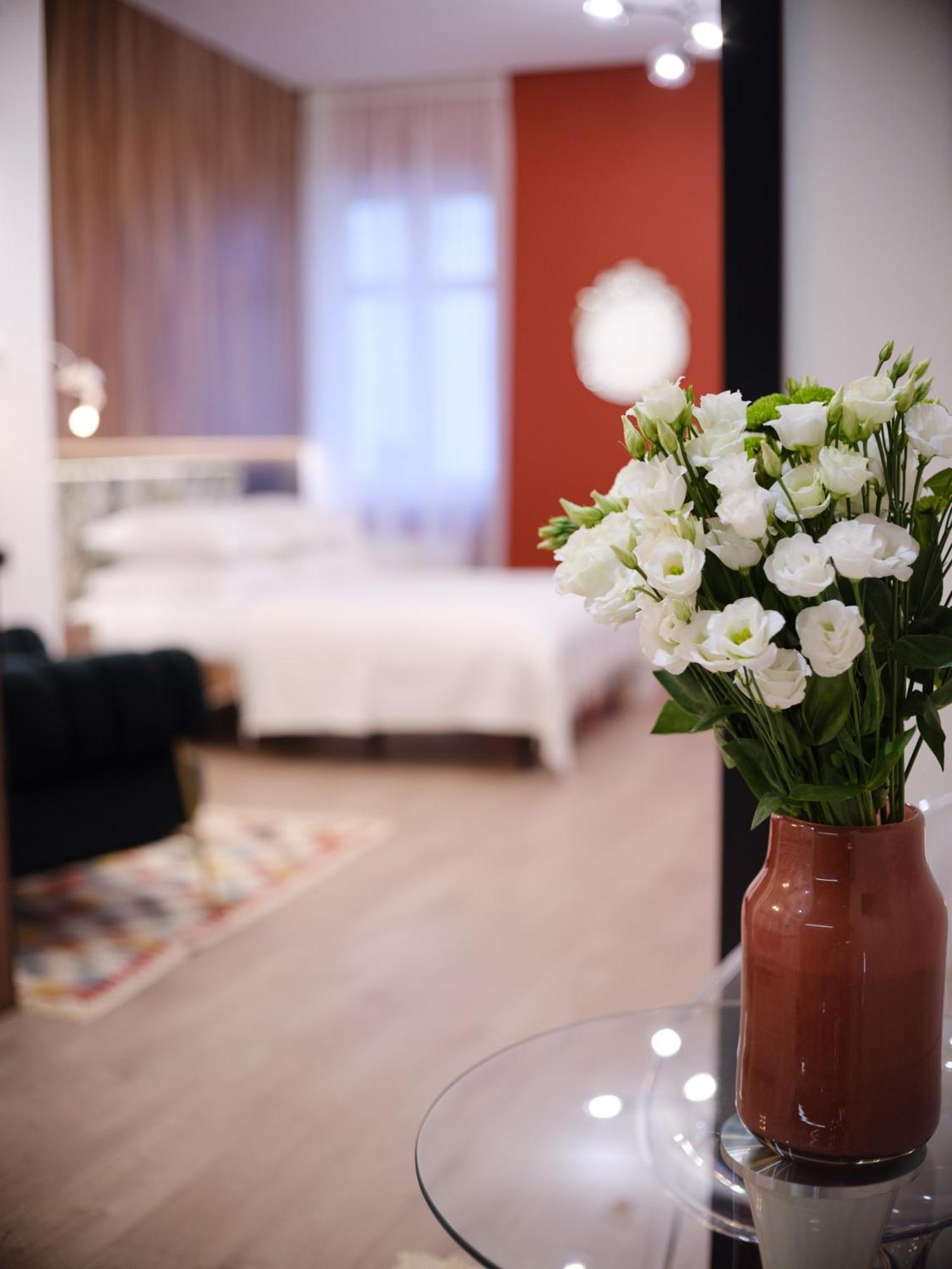 Mola Mola Apart Hotel Львов Экстерьер фото